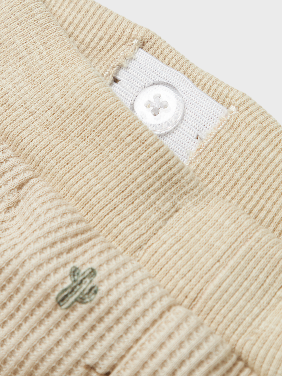 model_shot-front_full